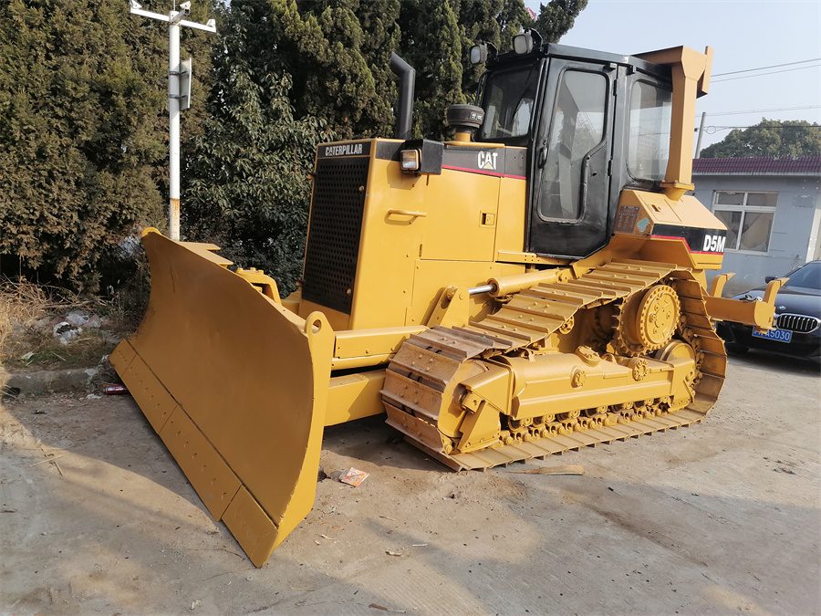 CAT D5M Japan original imported used bulldozers