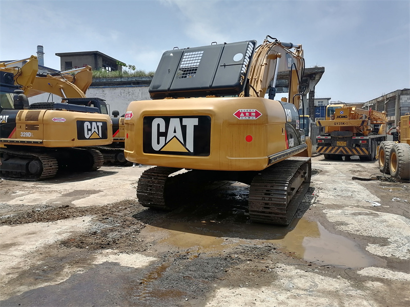 cat 320d  (8)