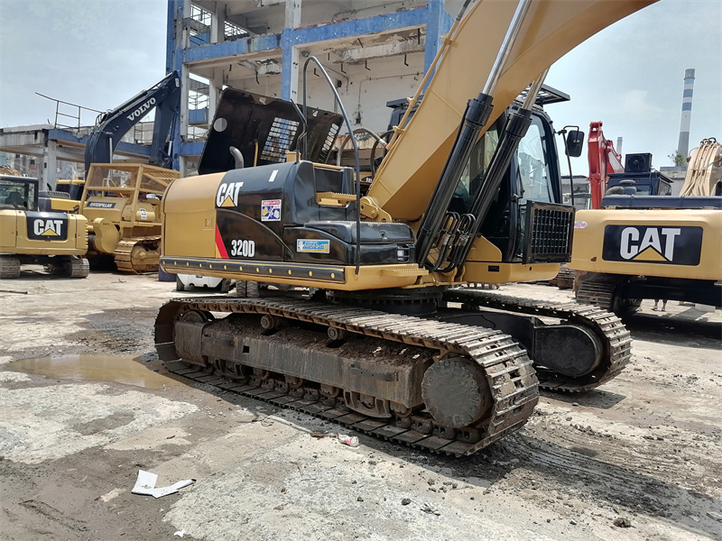 cat 320d  (14)