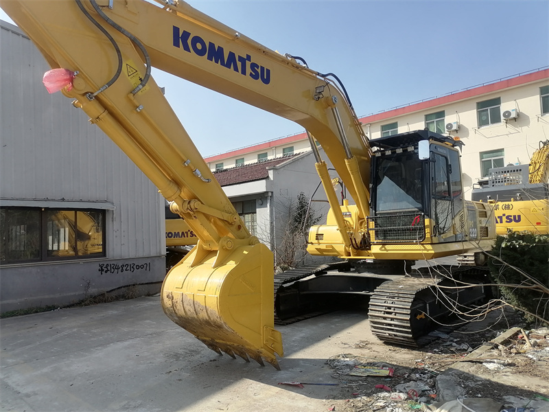 KOMATSU PC220-8 (8)