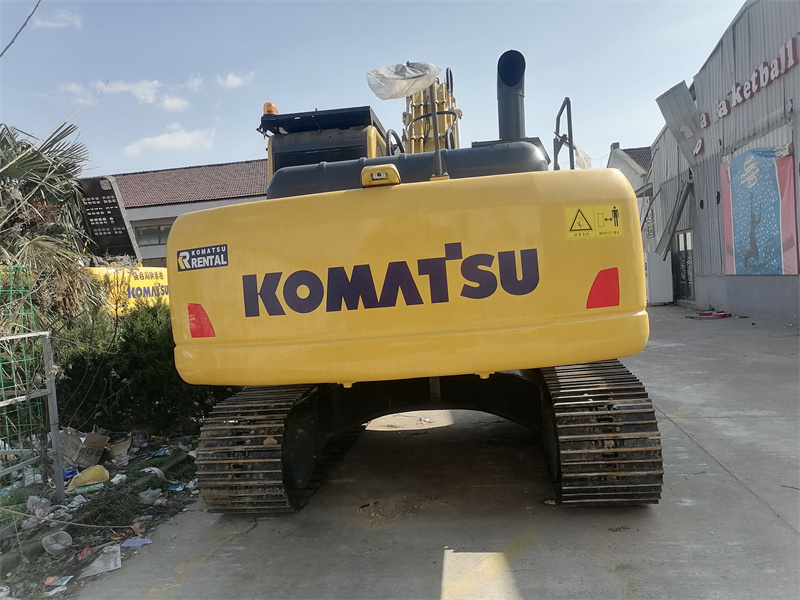 KOMATSU PC220-8 (4)